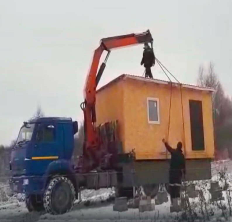 Транспортировка деревянной бытовки в СНТ