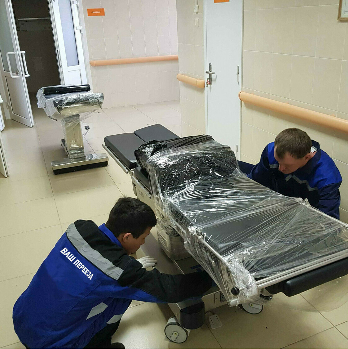 Упаковка и транспортировка медицинского оборудования в Ленинградской области