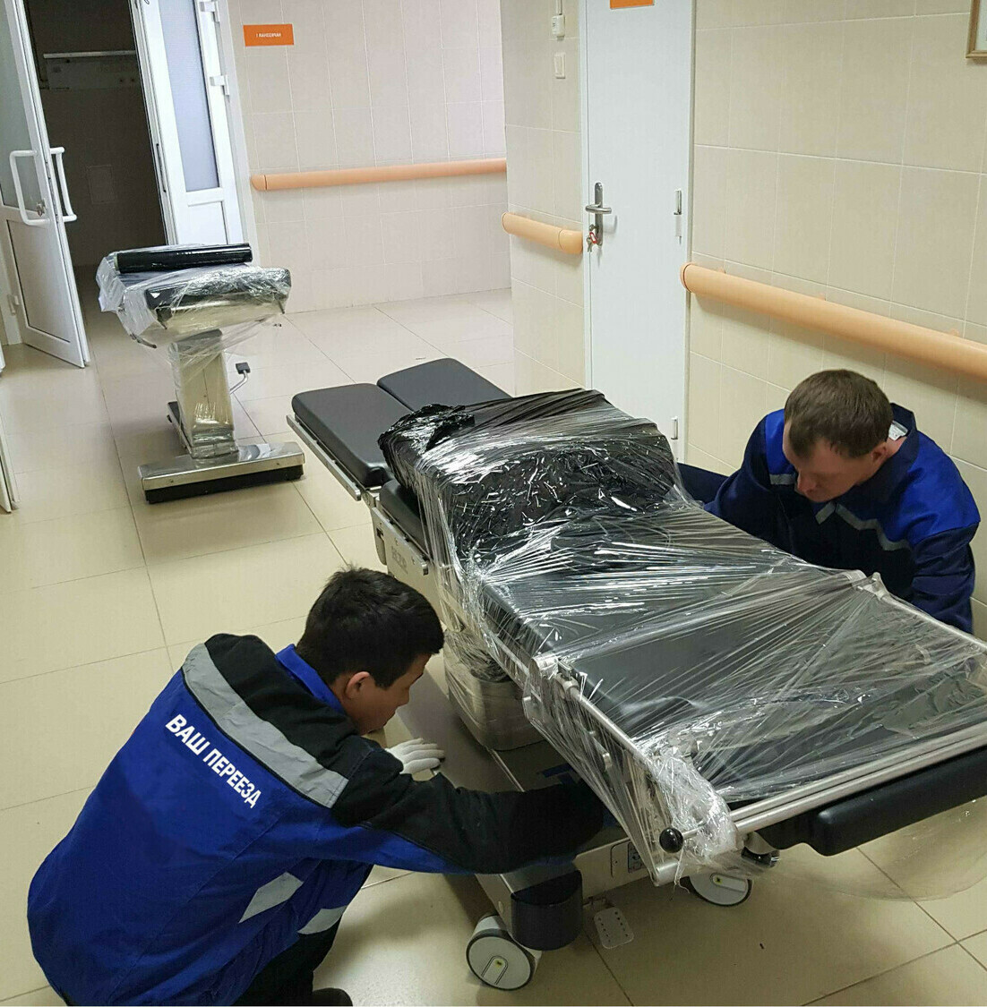 Упаковка и транспортировка медицинского оборудования в Ленинградской области