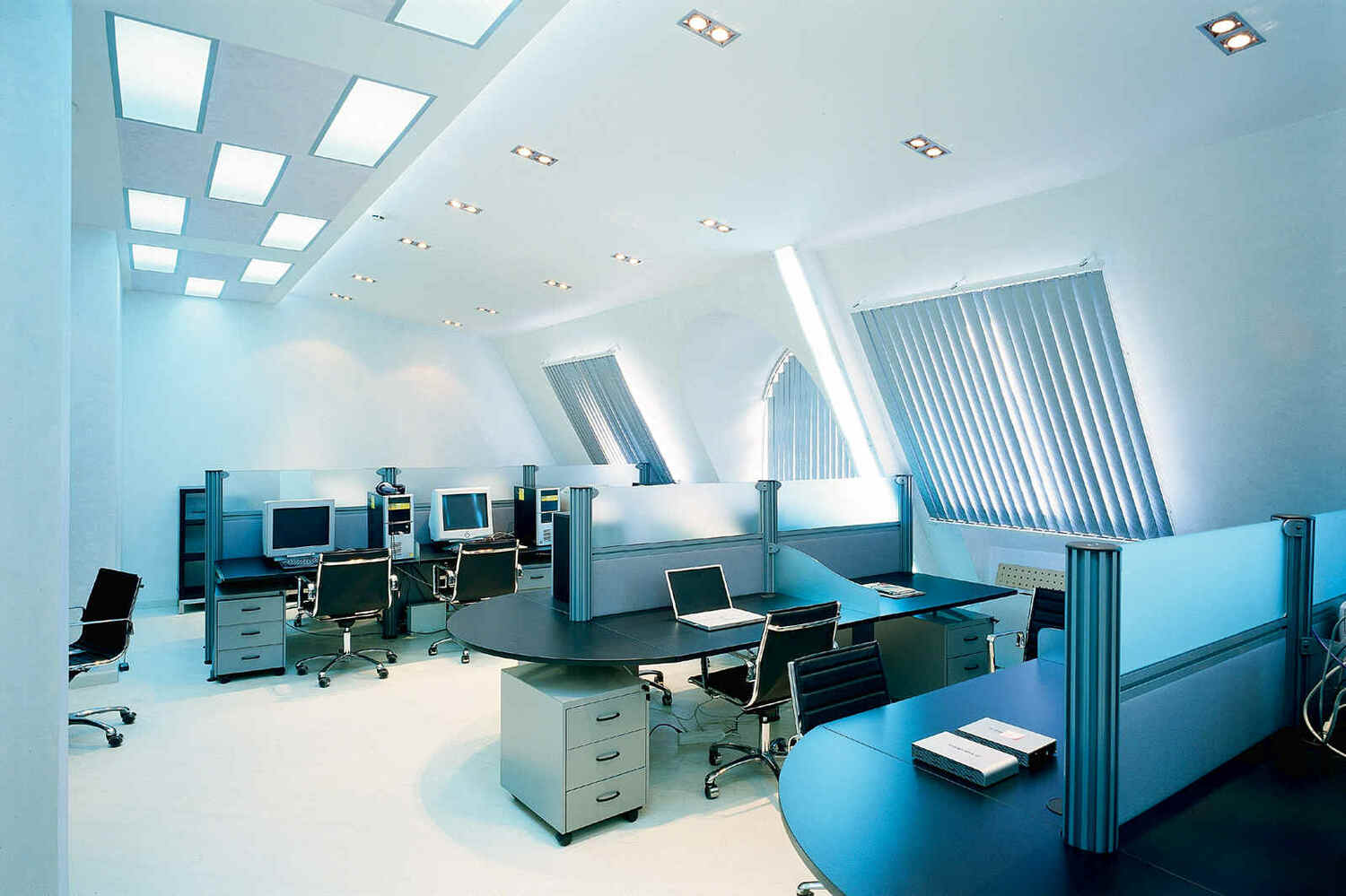 Заказать офисный переезд под ключ в СПб | Переезд офиса с грузчиками ...